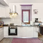 House Klo * Valtura